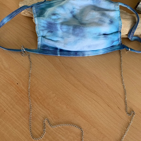 Nwt blue cotton tie dye mask and silver mask chain - Picture 10 of 10